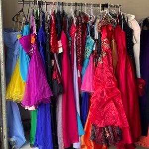 Prom/formal gown lot